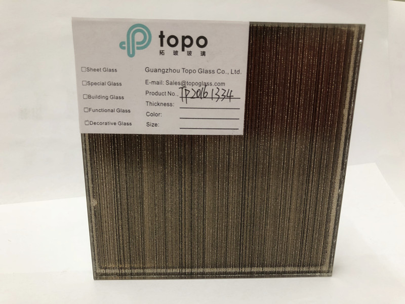 Verre de treillis m&eacute;tallique renforc&eacute;