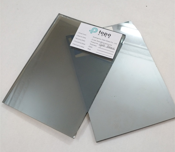 Verre r&eacute;fl&eacute;chissant enduit bronze clair