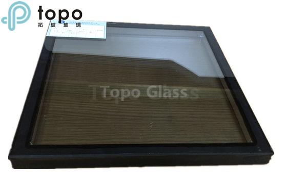 Verre &agrave; faible &eacute;missivit&eacute;